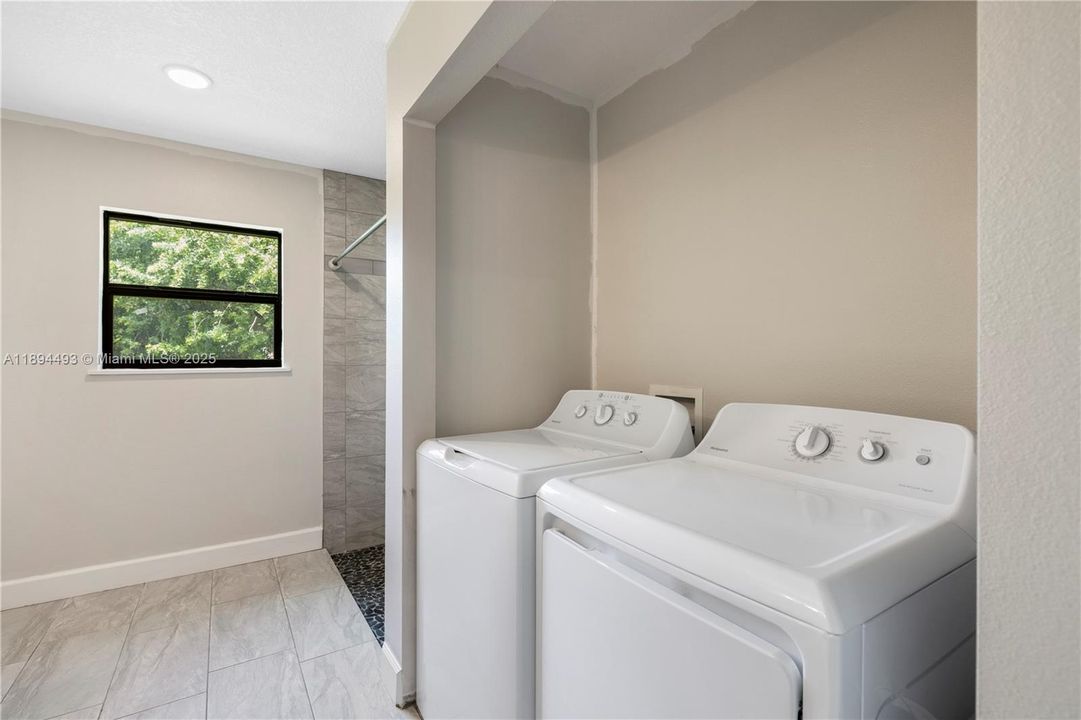 Vendido Recientemente: $290,000 (1 camas, 1 baños, 924 Pies cuadrados)