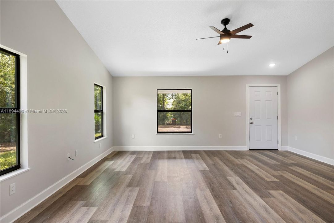 Vendido Recientemente: $290,000 (1 camas, 1 baños, 924 Pies cuadrados)