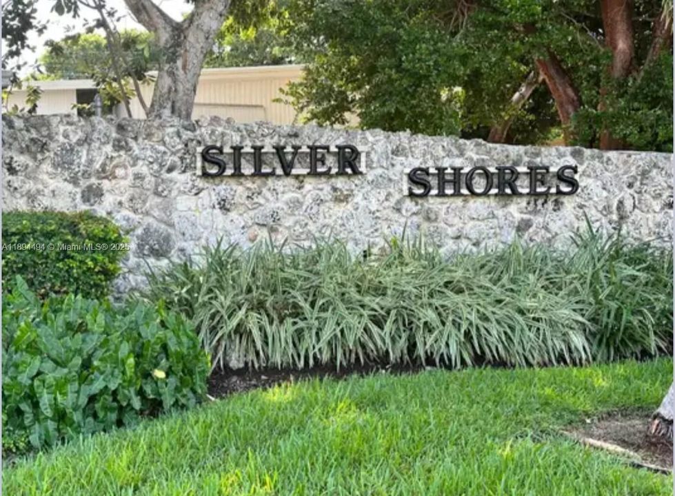 最近租的: $2,000 (2 贝兹, 2 浴室, 864 平方英尺)