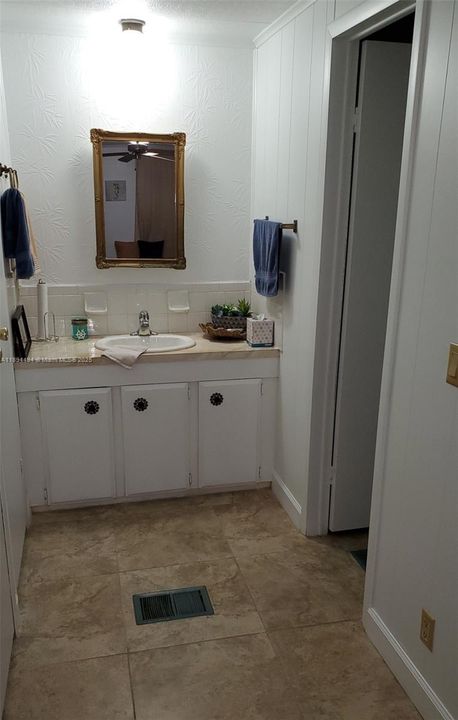 最近租的: $2,000 (2 贝兹, 2 浴室, 864 平方英尺)