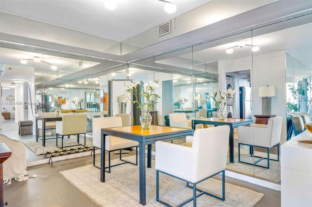 For Sale: $349,000 (2 beds, 2 baths, 1164 Square Feet)