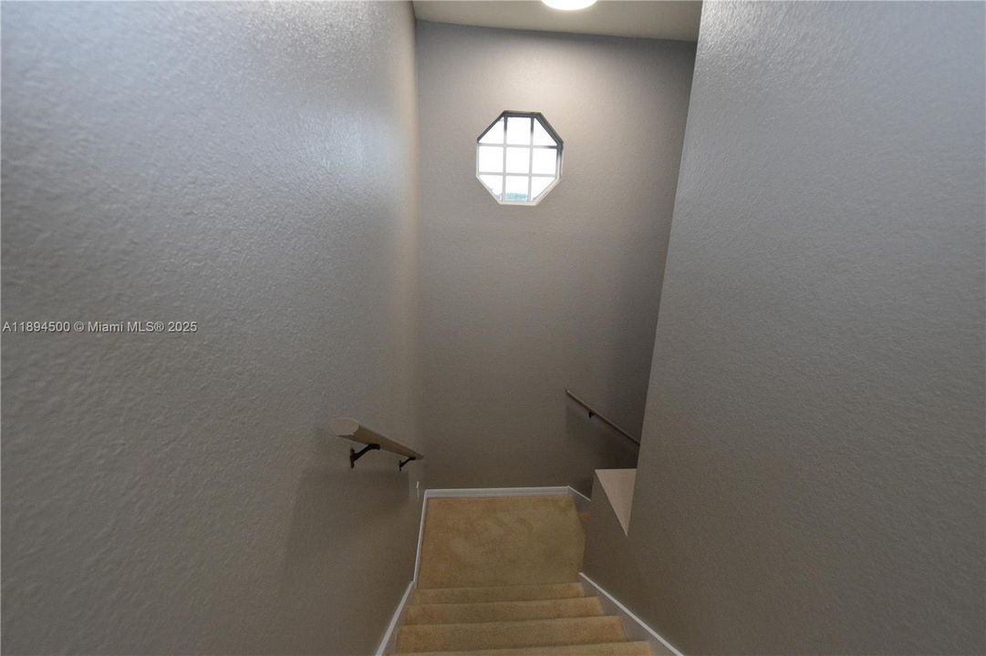 En Venta: $220,000 (3 camas, 2 baños, 1517 Pies cuadrados)