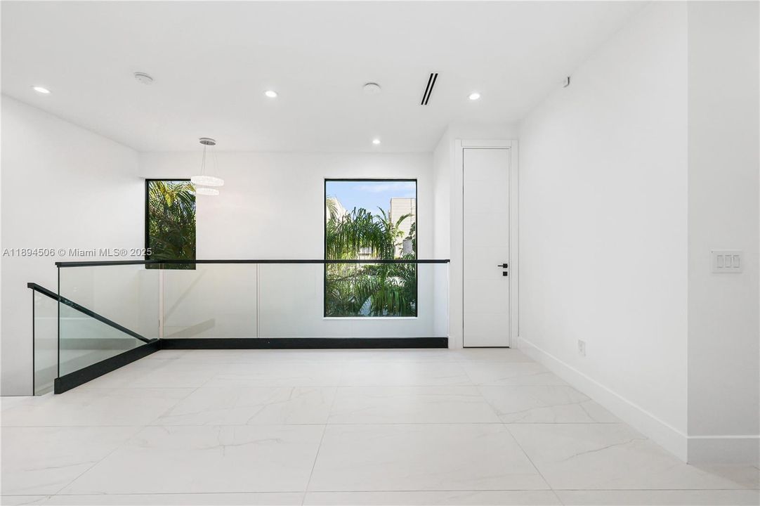 Active With Contract: $1,500,000 (3 beds, 3 baths, 2255 Square Feet)