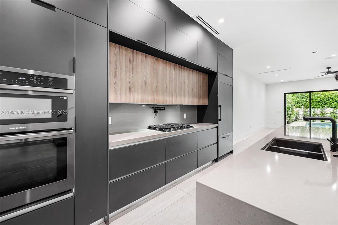 Active With Contract: $1,500,000 (3 beds, 3 baths, 2255 Square Feet)