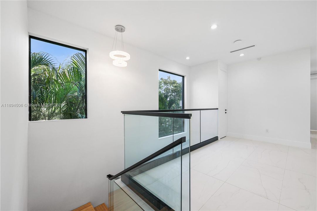 Active With Contract: $1,500,000 (3 beds, 3 baths, 2255 Square Feet)