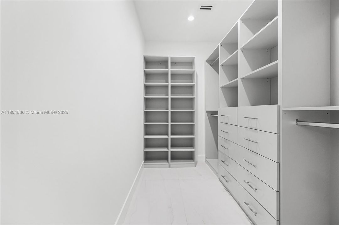 Active With Contract: $1,500,000 (3 beds, 3 baths, 2255 Square Feet)