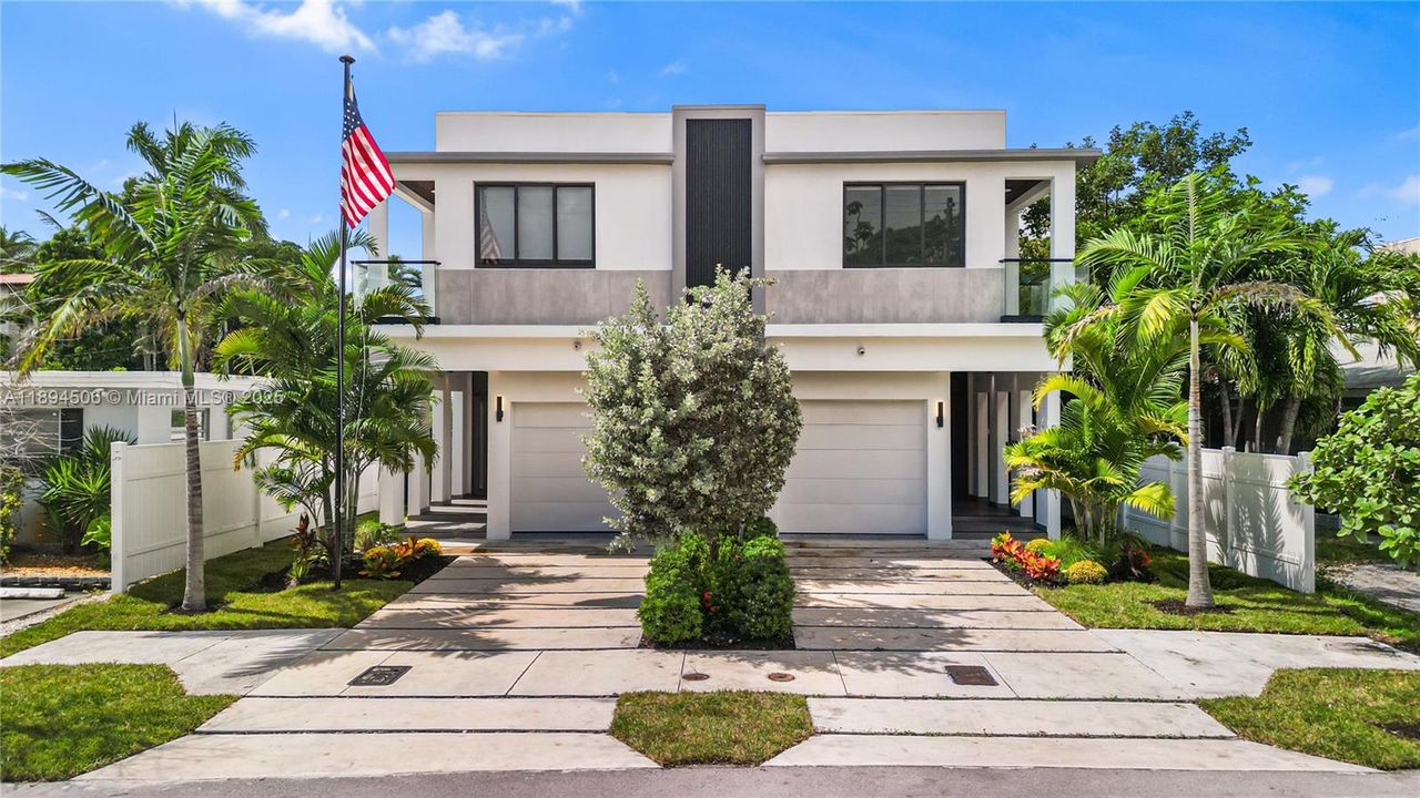 Active With Contract: $1,500,000 (3 beds, 3 baths, 2255 Square Feet)