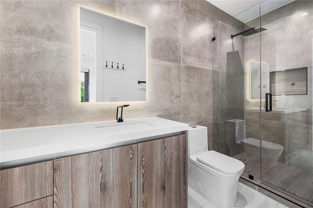 Active With Contract: $1,500,000 (3 beds, 3 baths, 2255 Square Feet)