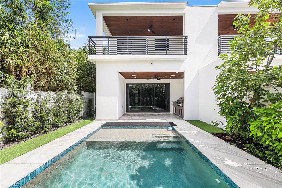 Active With Contract: $1,500,000 (3 beds, 3 baths, 2255 Square Feet)