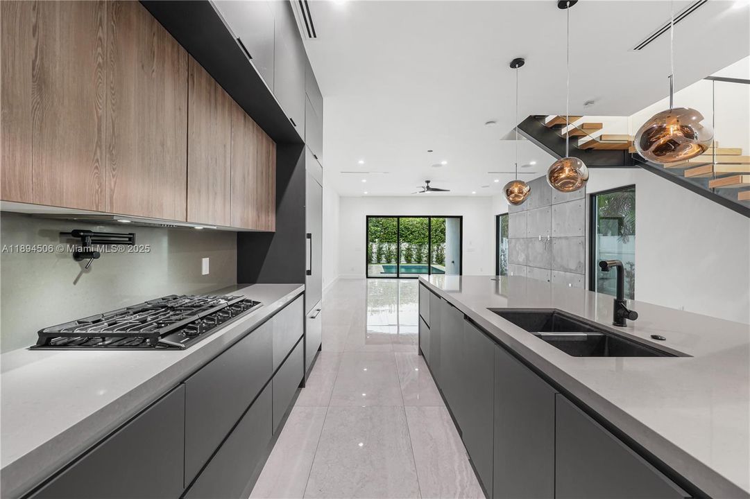 Active With Contract: $1,500,000 (3 beds, 3 baths, 2255 Square Feet)