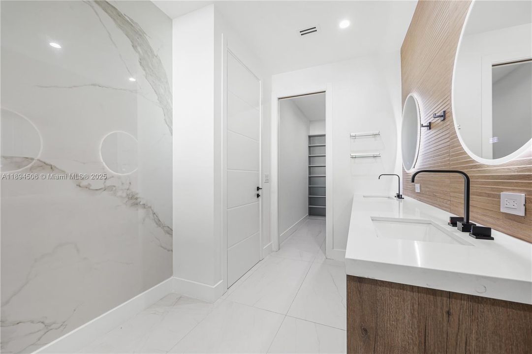 Active With Contract: $1,500,000 (3 beds, 3 baths, 2255 Square Feet)