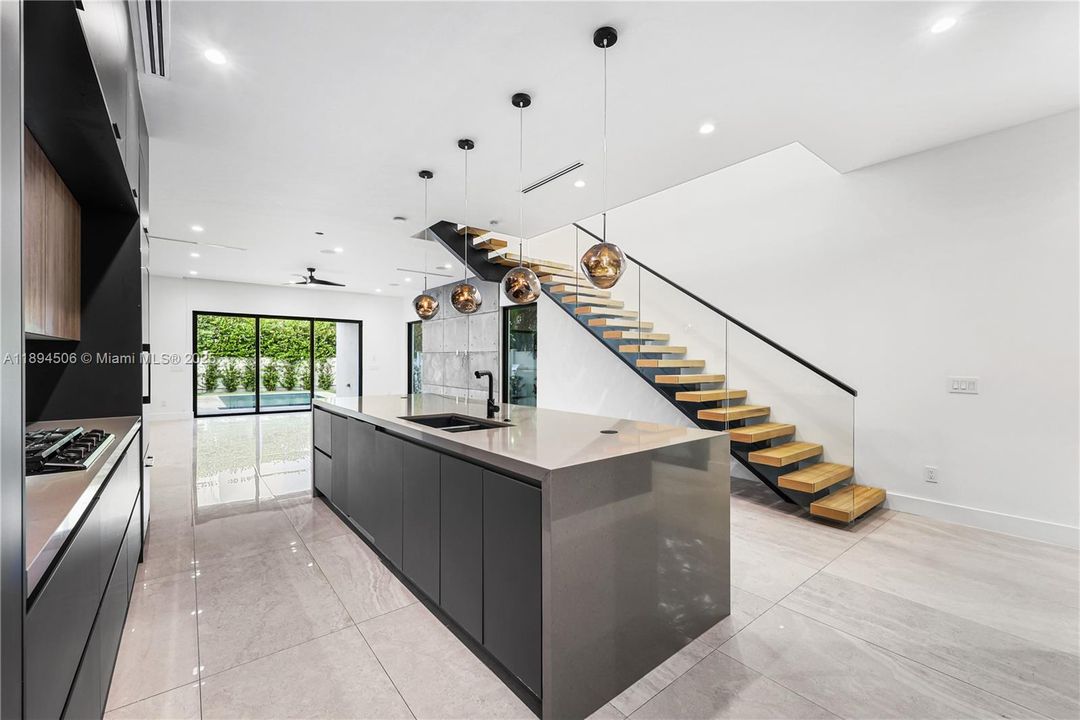 Active With Contract: $1,500,000 (3 beds, 3 baths, 2255 Square Feet)