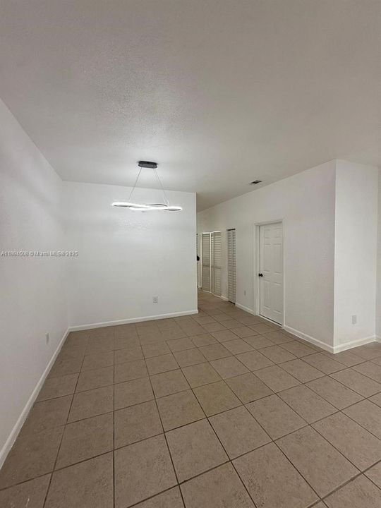 На продажу: $379,900 (3 спален, 2 ванн, 1419 Квадратных фут)