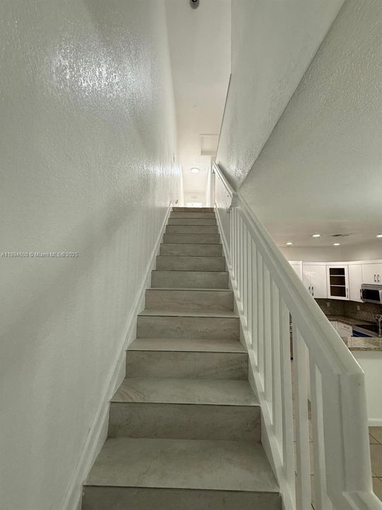 На продажу: $379,900 (3 спален, 2 ванн, 1419 Квадратных фут)