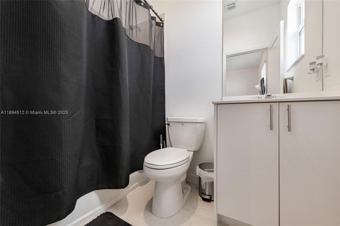 For Sale: $475,000 (3 beds, 3 baths, 1328 Square Feet)