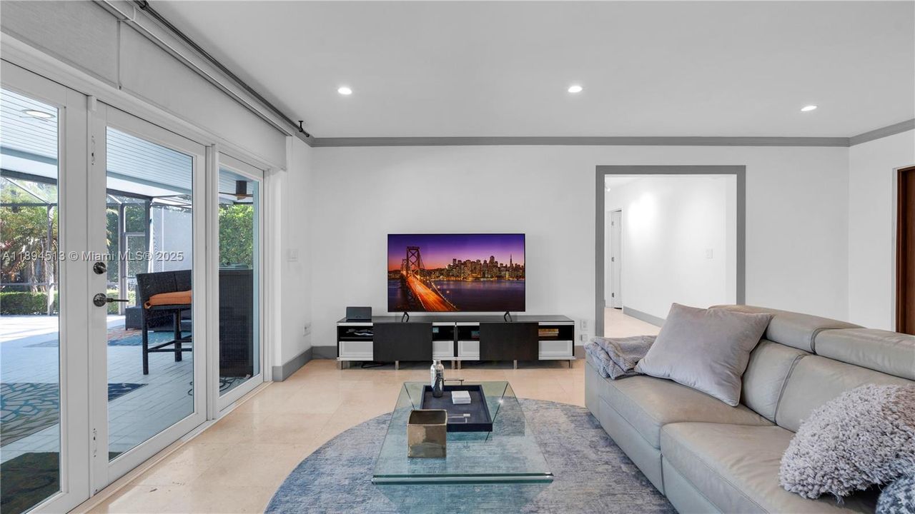 For Rent: $8,500 (3 beds, 2 baths, 1661 Square Feet)