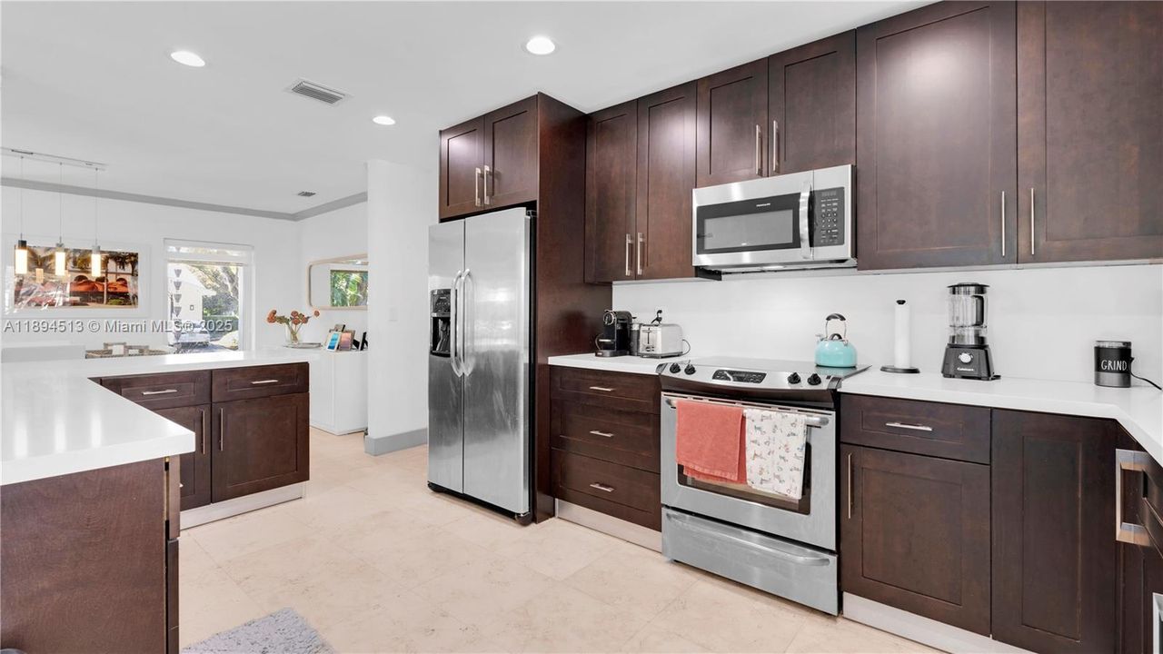 For Rent: $8,500 (3 beds, 2 baths, 1661 Square Feet)