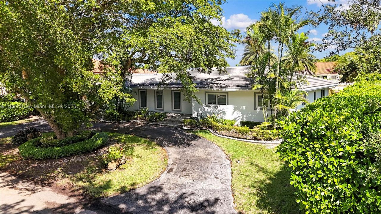 For Rent: $8,500 (3 beds, 2 baths, 1661 Square Feet)