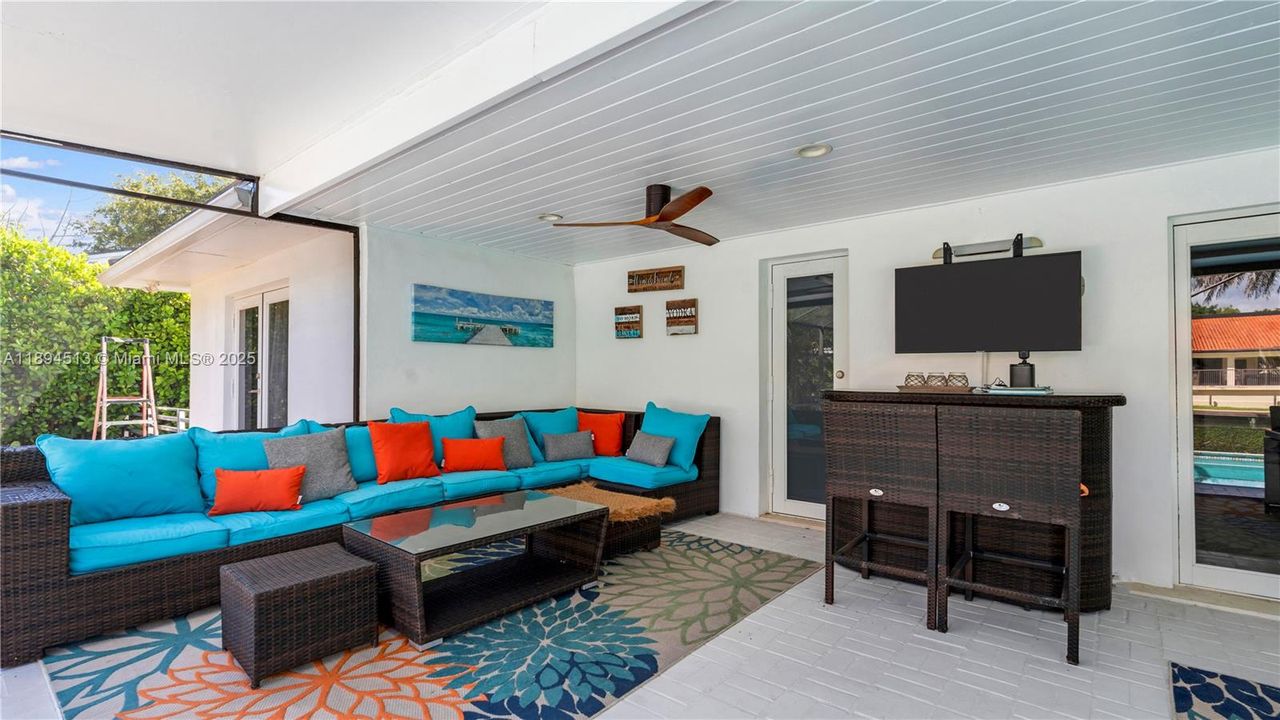 For Rent: $8,500 (3 beds, 2 baths, 1661 Square Feet)