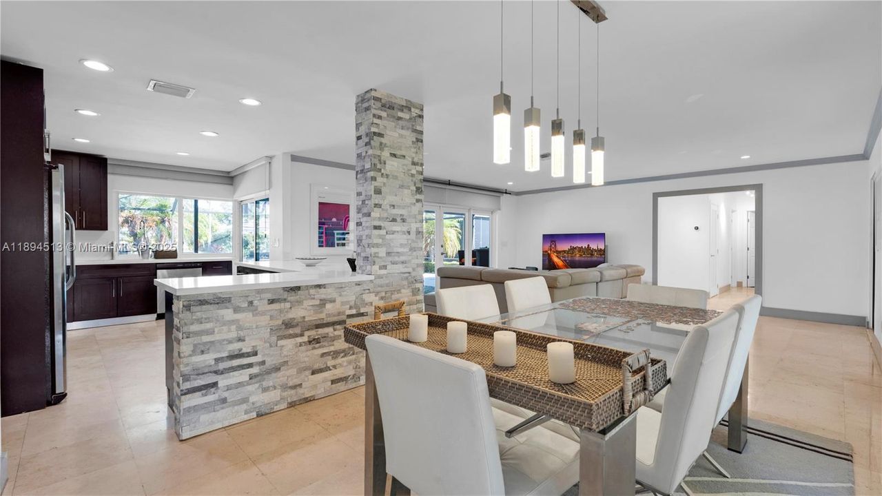 For Rent: $8,500 (3 beds, 2 baths, 1661 Square Feet)