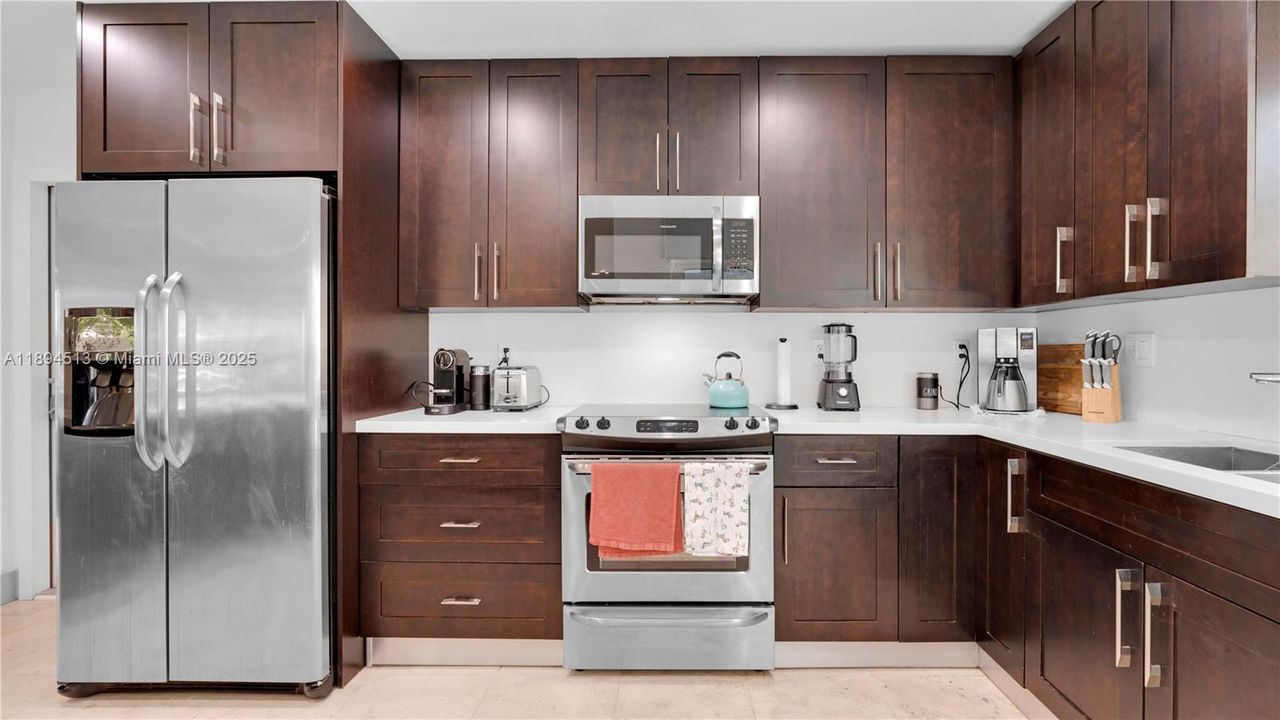 For Rent: $8,500 (3 beds, 2 baths, 1661 Square Feet)