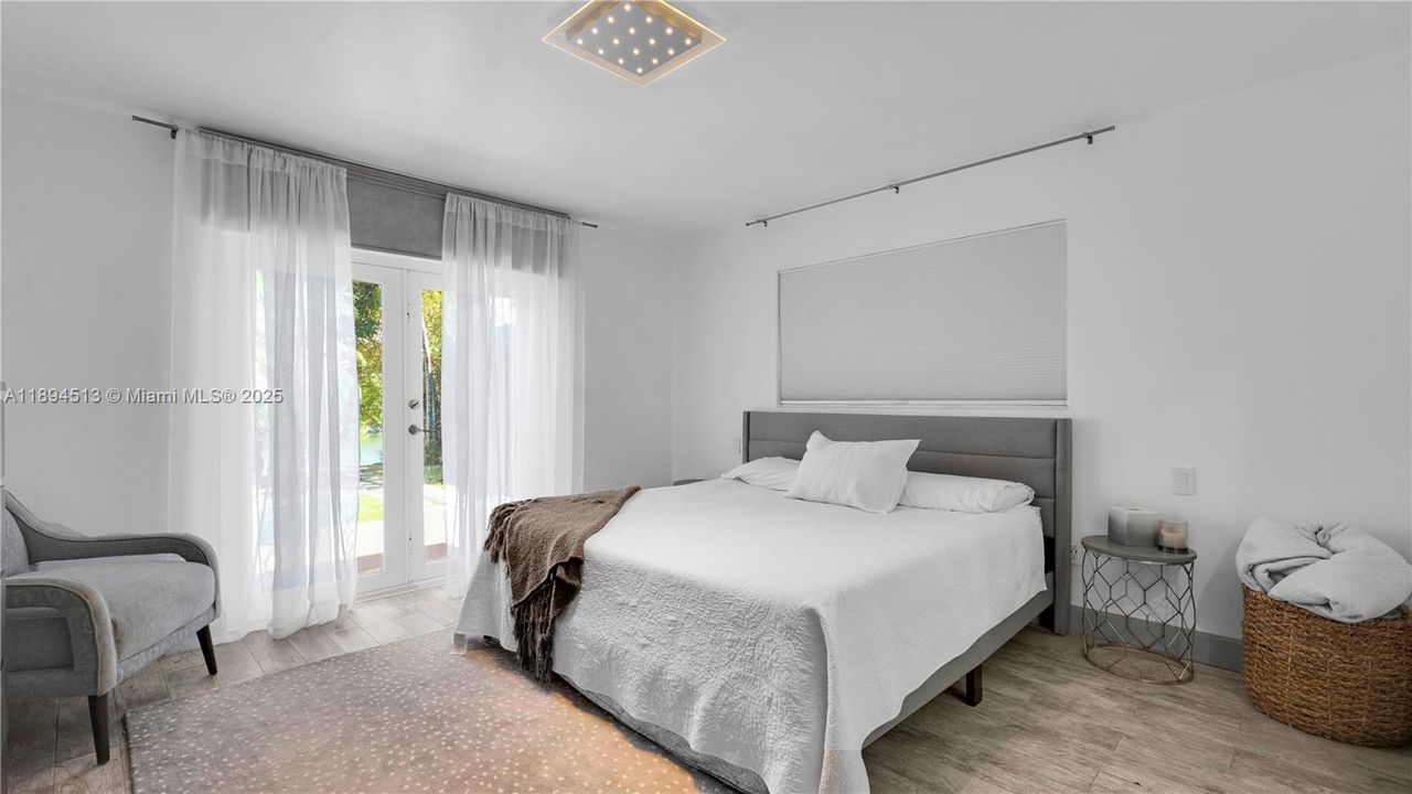 For Rent: $8,500 (3 beds, 2 baths, 1661 Square Feet)