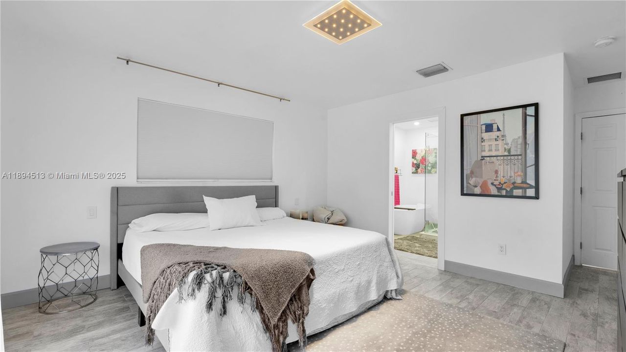 For Rent: $8,500 (3 beds, 2 baths, 1661 Square Feet)