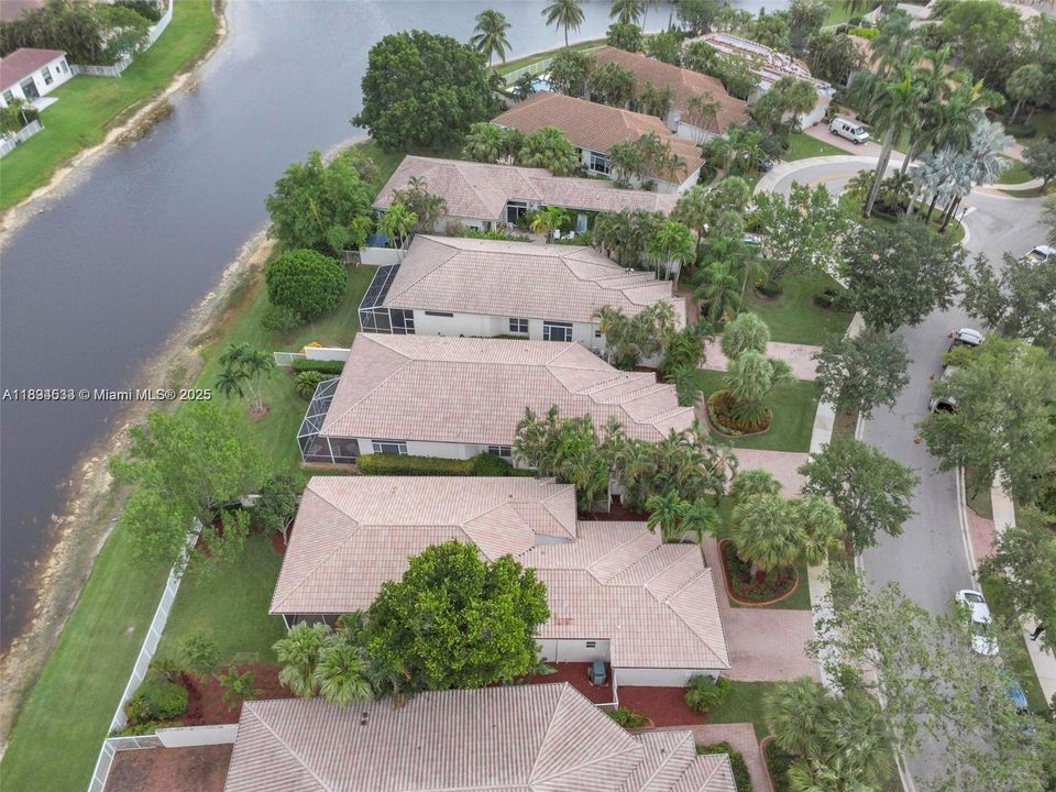 En Venta: $1,350,000 (3 camas, 3 baños, 2446 Pies cuadrados)