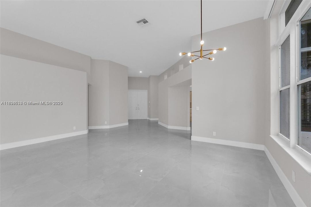 En Venta: $1,350,000 (3 camas, 3 baños, 2446 Pies cuadrados)