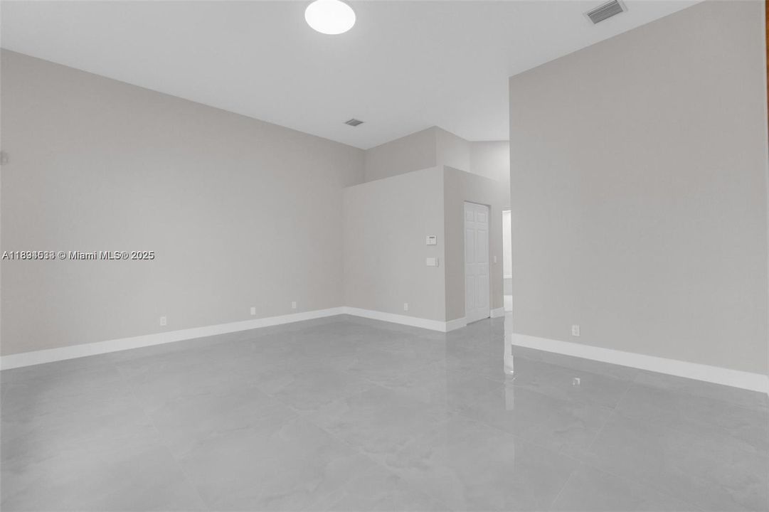 En Venta: $1,350,000 (3 camas, 3 baños, 2446 Pies cuadrados)