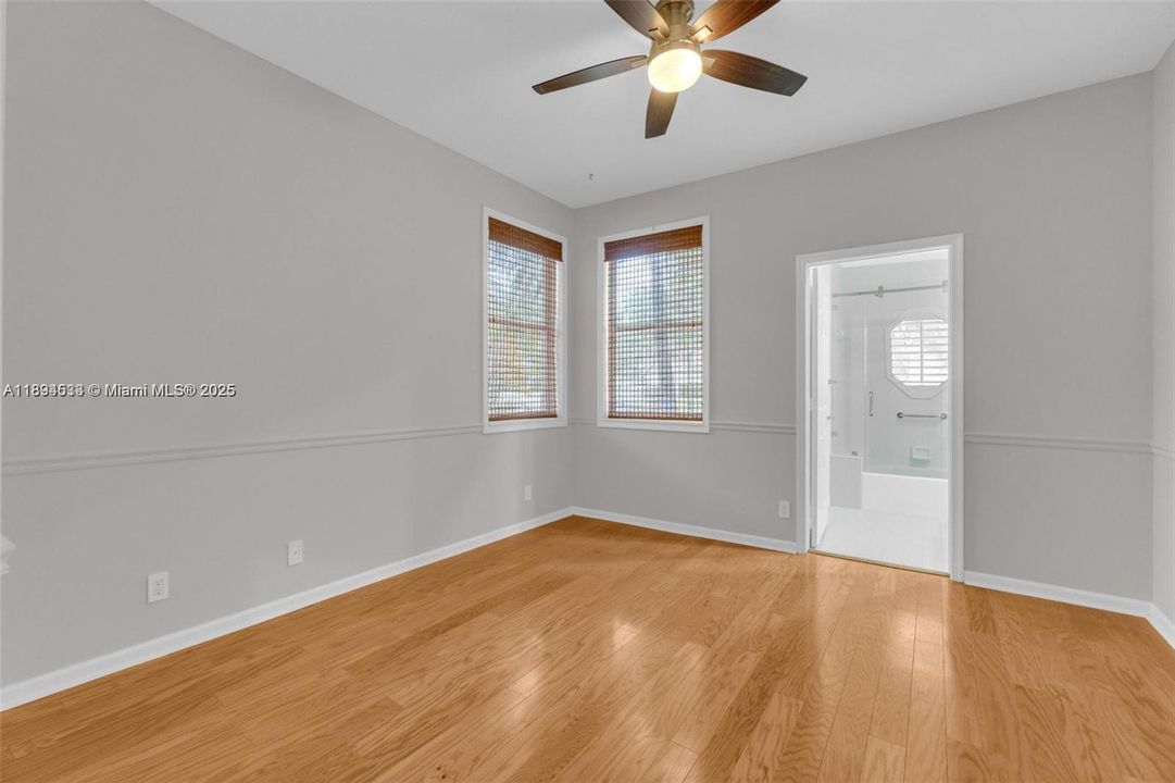 En Venta: $1,350,000 (3 camas, 3 baños, 2446 Pies cuadrados)