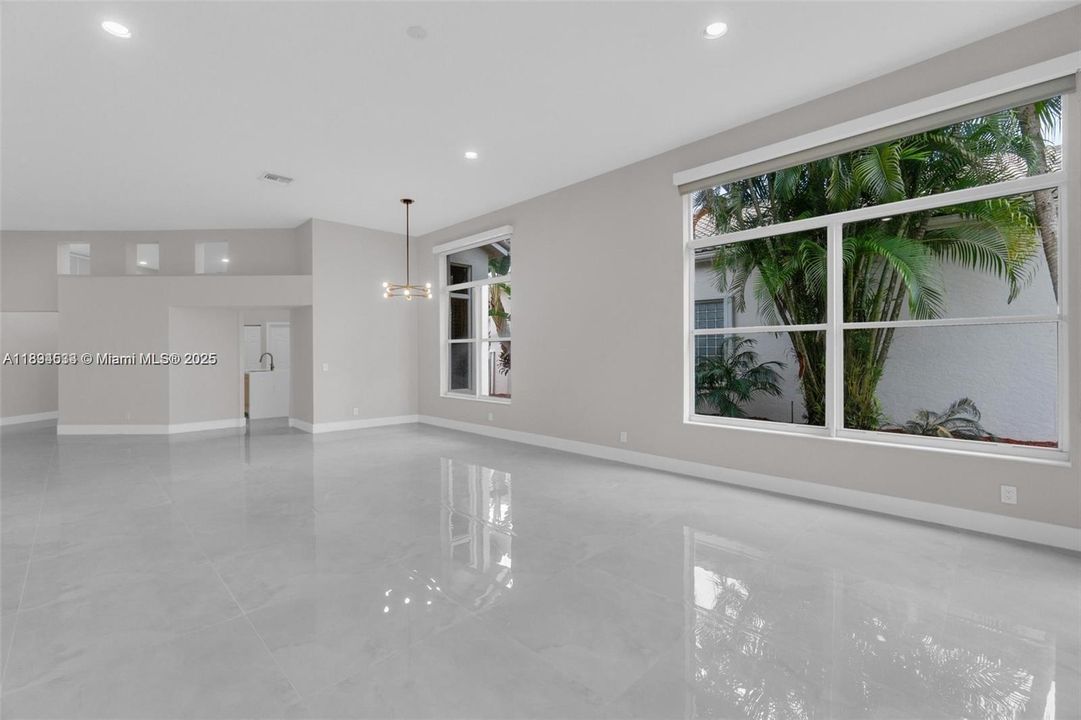 En Venta: $1,350,000 (3 camas, 3 baños, 2446 Pies cuadrados)