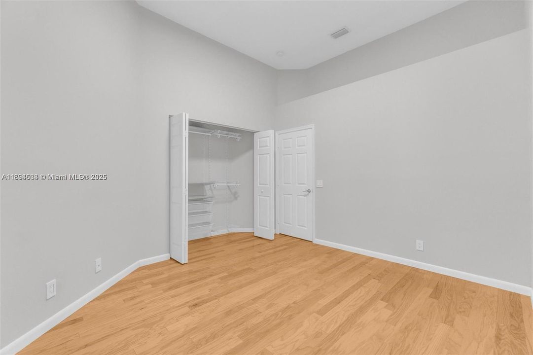 En Venta: $1,350,000 (3 camas, 3 baños, 2446 Pies cuadrados)