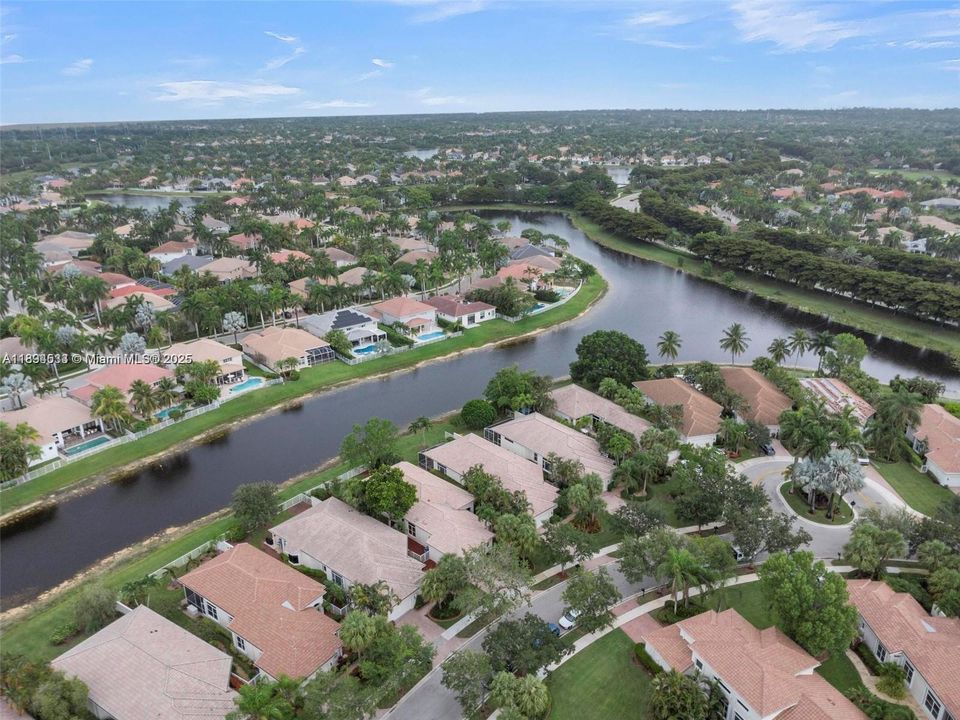 En Venta: $1,350,000 (3 camas, 3 baños, 2446 Pies cuadrados)