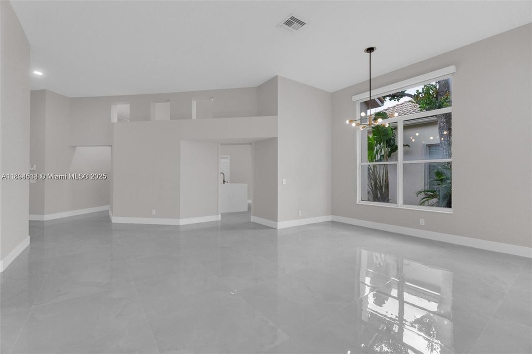 En Venta: $1,350,000 (3 camas, 3 baños, 2446 Pies cuadrados)