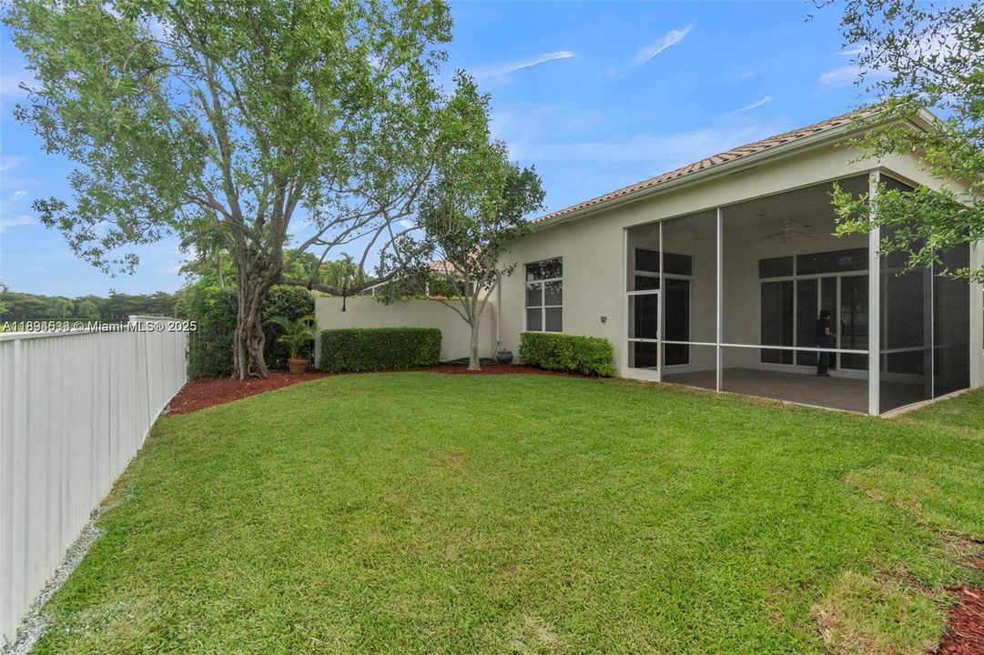 En Venta: $1,350,000 (3 camas, 3 baños, 2446 Pies cuadrados)