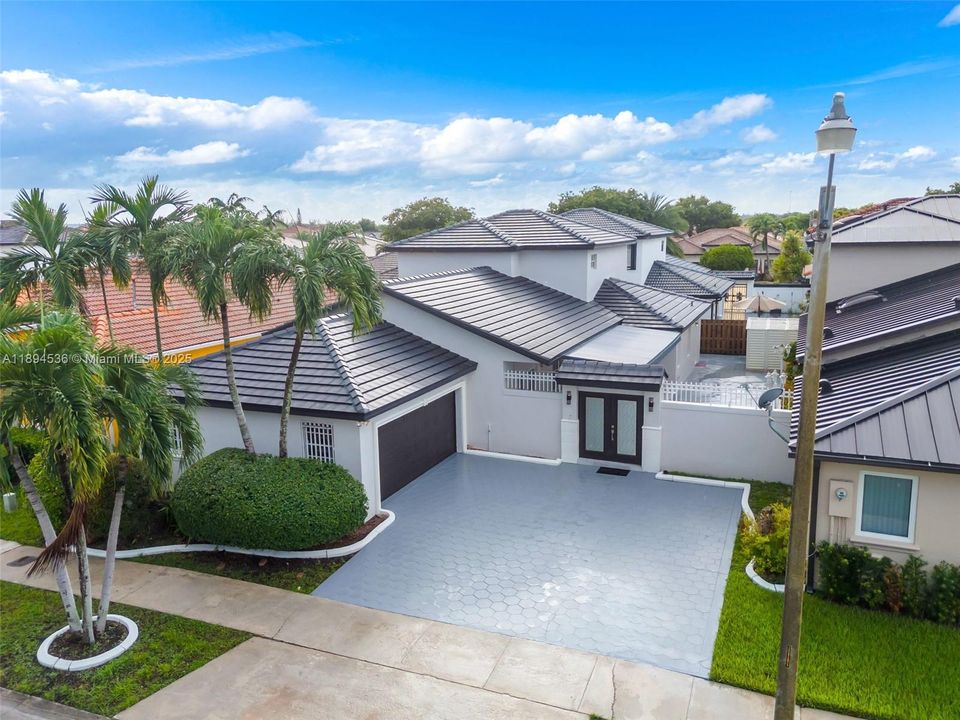 For Sale: $865,000 (4 beds, 3 baths, 2620 Square Feet)