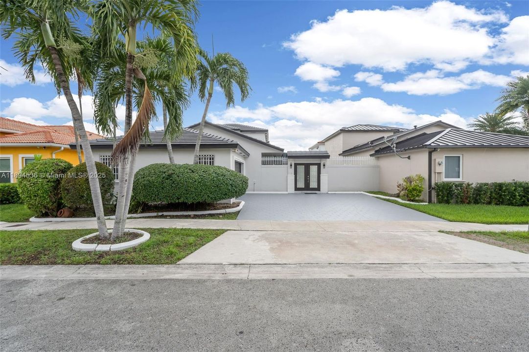 For Sale: $865,000 (4 beds, 3 baths, 2620 Square Feet)