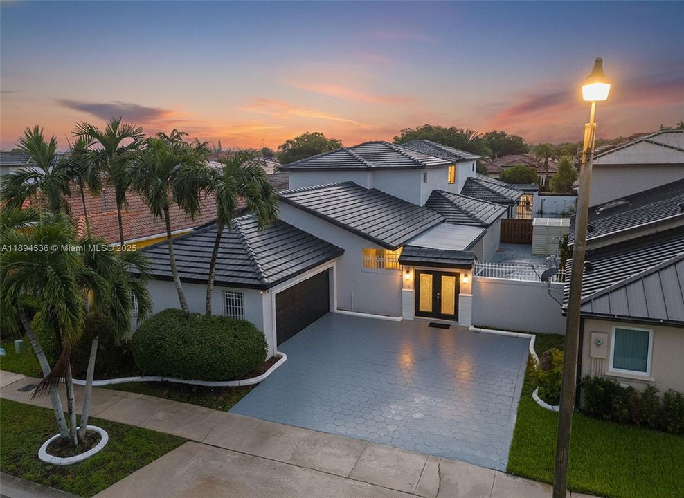 For Sale: $865,000 (4 beds, 3 baths, 2620 Square Feet)