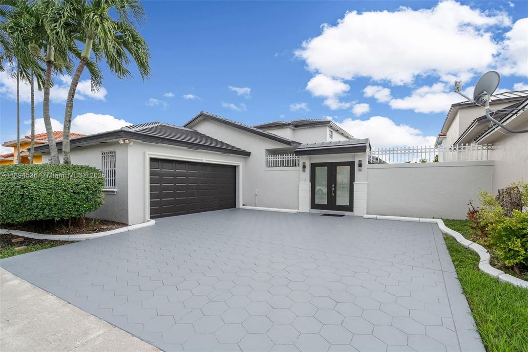 For Sale: $865,000 (4 beds, 3 baths, 2620 Square Feet)