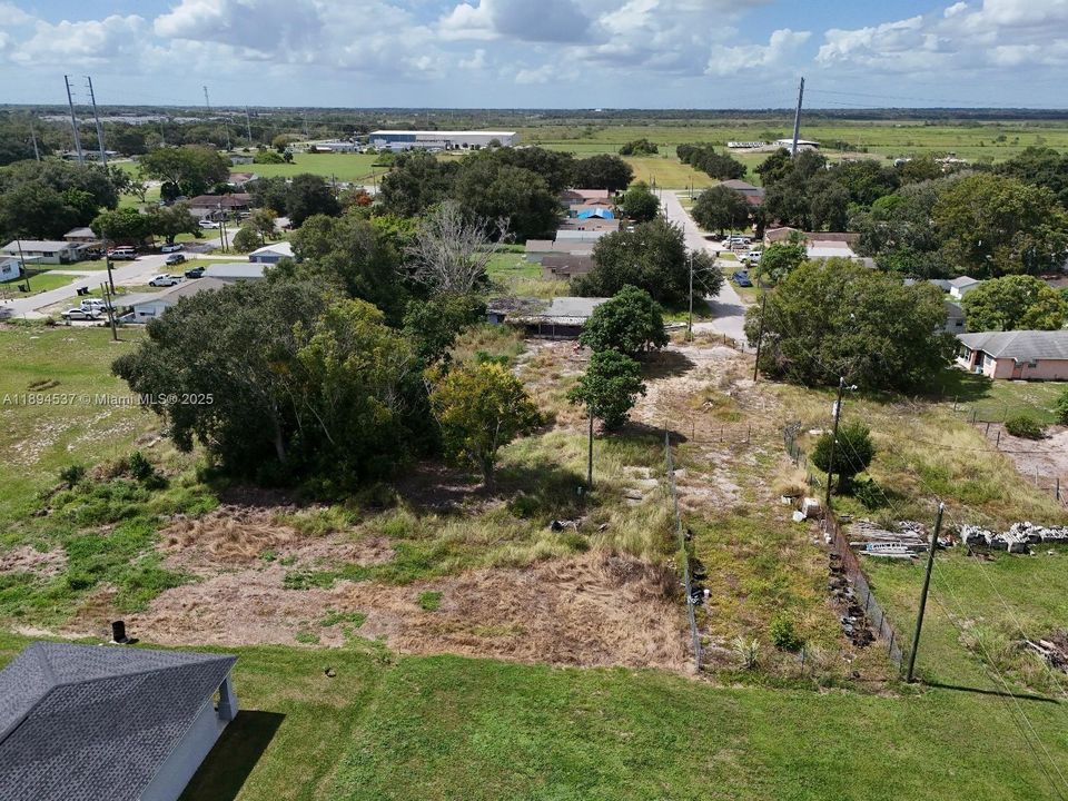 待售: $26,000 (0.27 acres)