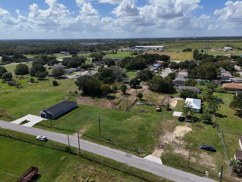 待售: $26,000 (0.27 acres)