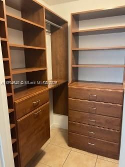 En Venta: $300,000 (2 camas, 2 baños, 1060 Pies cuadrados)