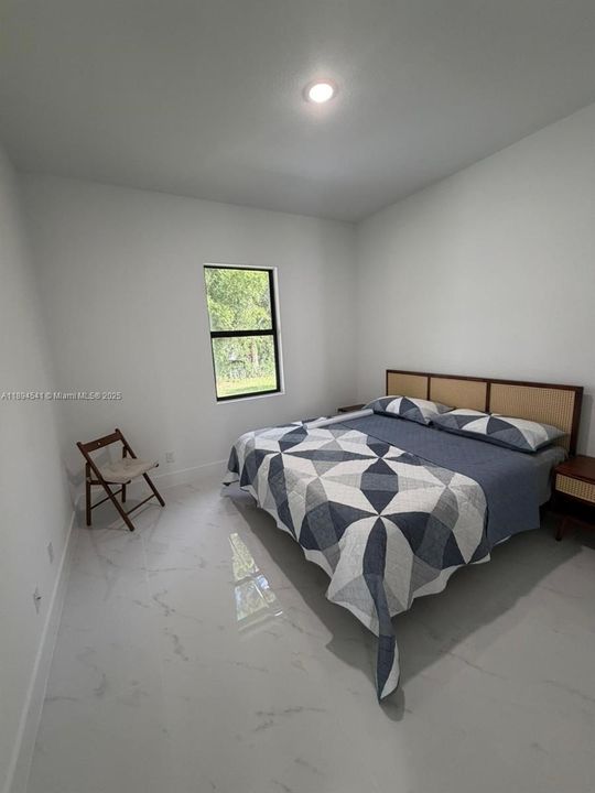 待售: $390,000 (4 贝兹, 2 浴室, 0 平方英尺)