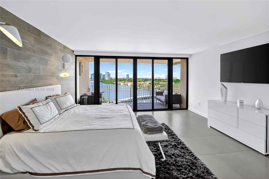 En Renta: $15,500 (3 camas, 2 baños, 2424 Pies cuadrados)