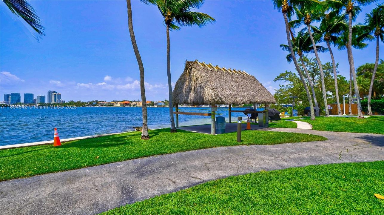 En Renta: $15,500 (3 camas, 2 baños, 2424 Pies cuadrados)