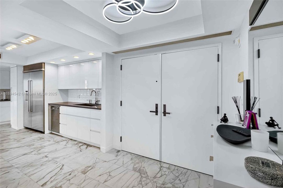 En Renta: $15,500 (3 camas, 2 baños, 2424 Pies cuadrados)