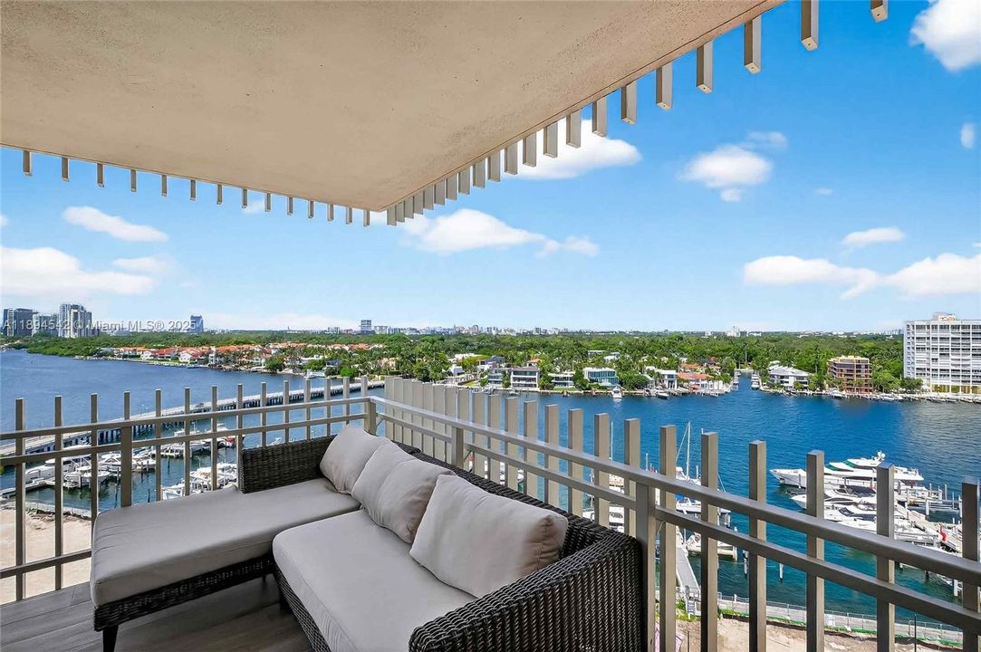 En Renta: $15,500 (3 camas, 2 baños, 2424 Pies cuadrados)