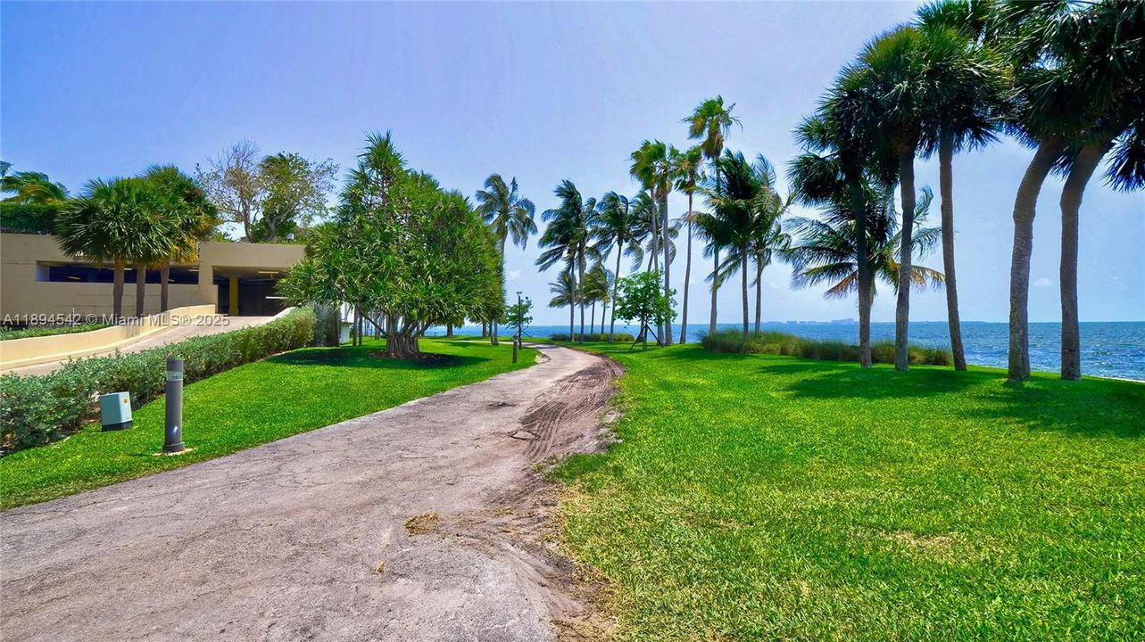 En Renta: $15,500 (3 camas, 2 baños, 2424 Pies cuadrados)