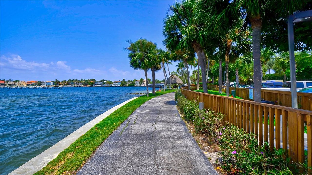 En Renta: $15,500 (3 camas, 2 baños, 2424 Pies cuadrados)